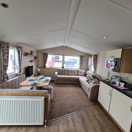 Happy Days Caravan Primrose Valley ฟายลี ภายนอก รูปภาพ