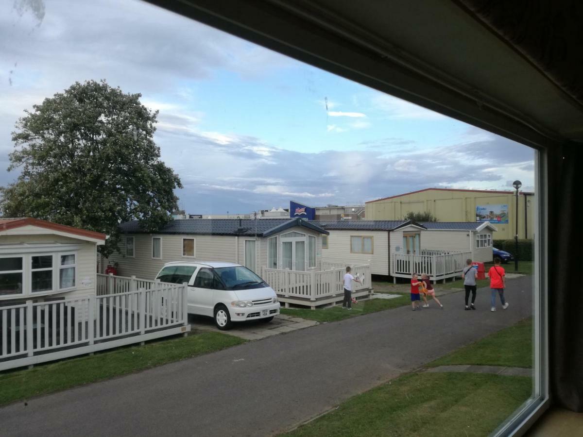 Happy Days Caravan Primrose Valley ฟายลี ภายนอก รูปภาพ